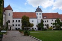 Innenhof Schloss Nossen mit Torhaus