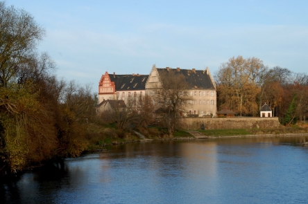 Blick über die Mulde Schloss Trebsen
